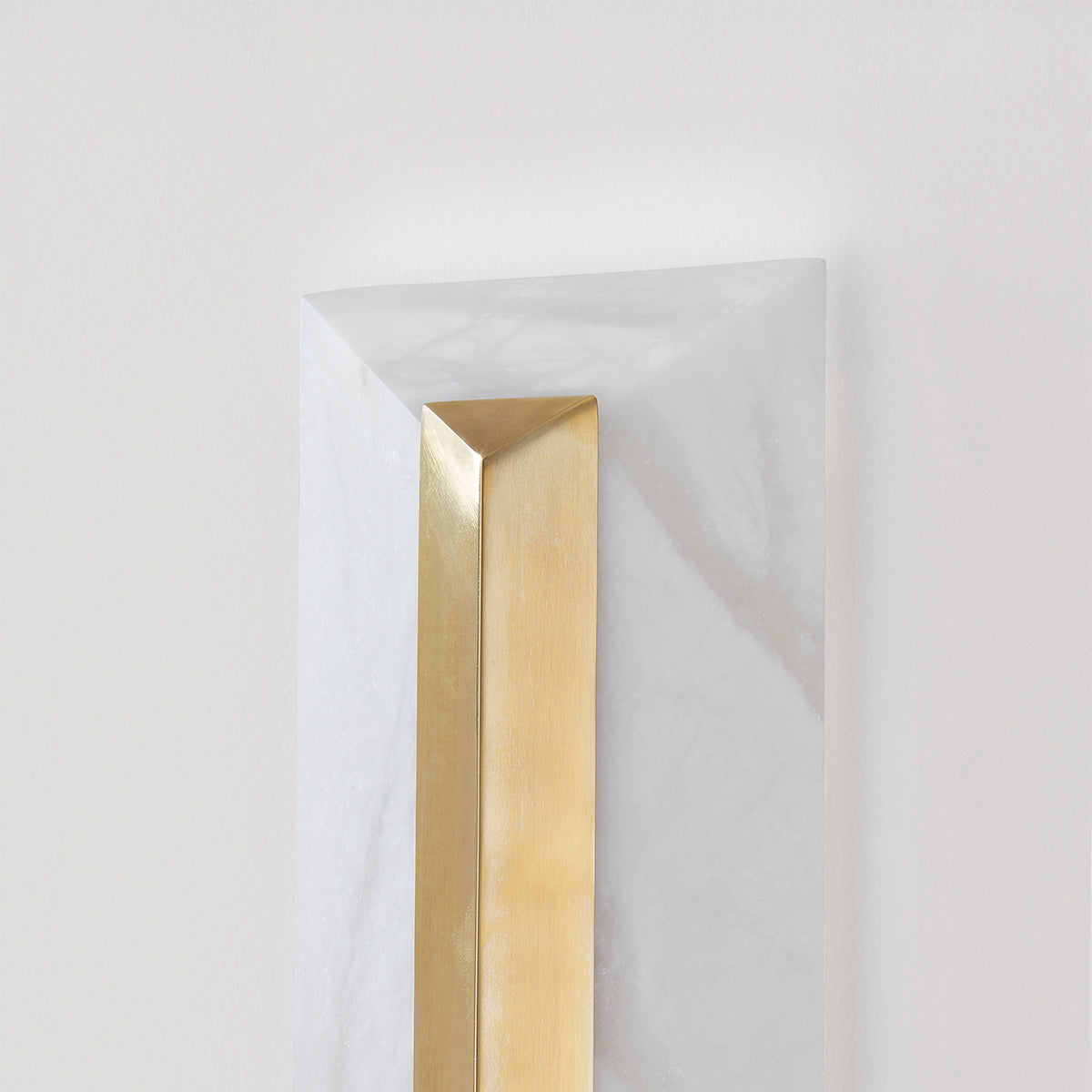 Perth Alabaster Wall Light – Vintage Brass