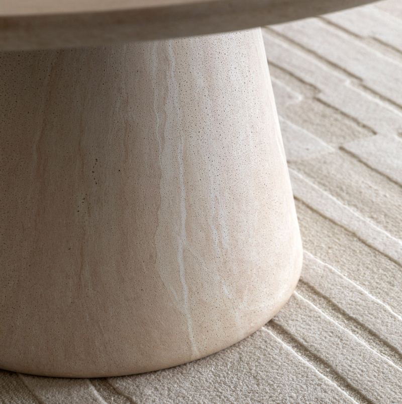 Pedra Round Dining Table