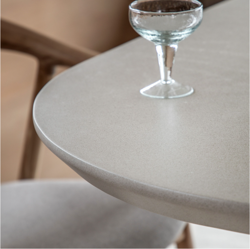 Pedra Oval Dining Table