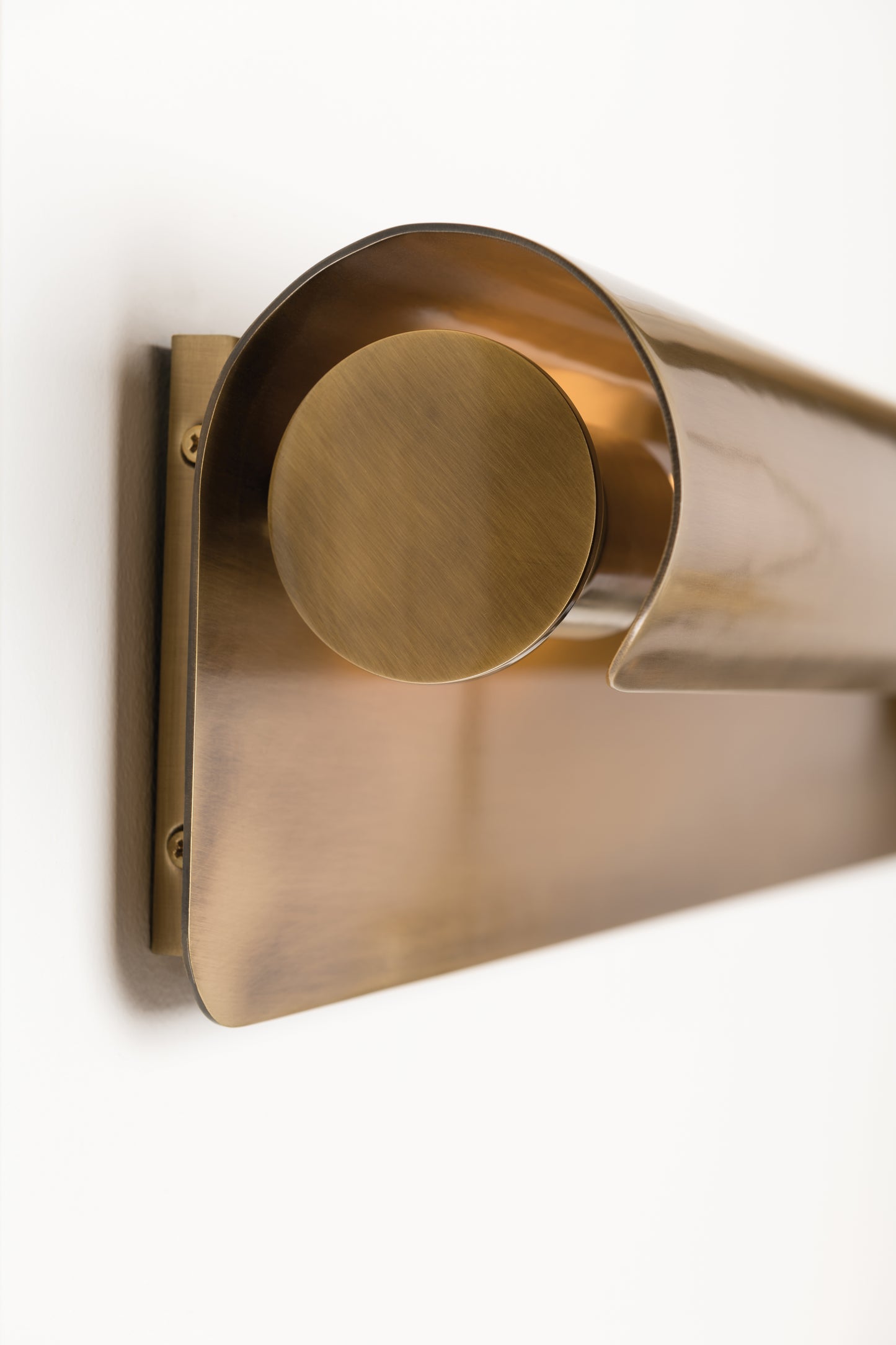 Accord Wall Light – Aged Brass