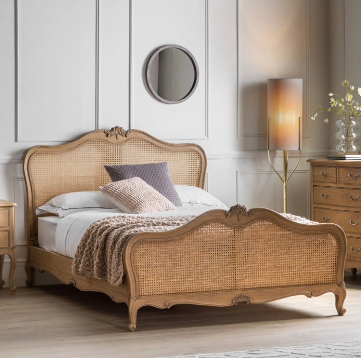 Chic King Cane Bed – Weathered Finish
