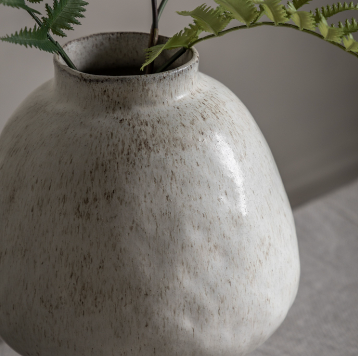 Palawan Vase – Small Stoneware Decorative Vase