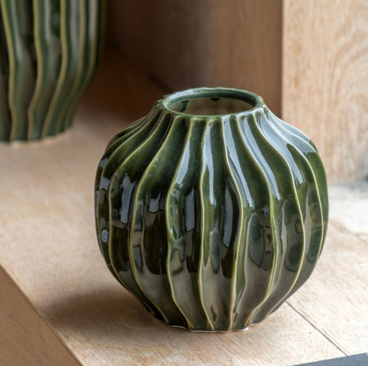 Organic Ribbed Vase – Small