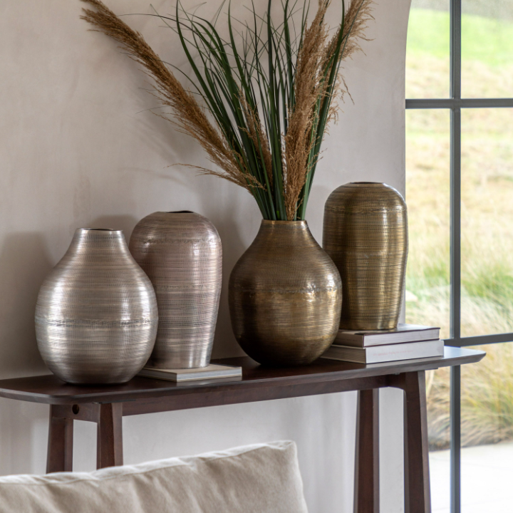 Zahara Hammered Metal Vase – Small