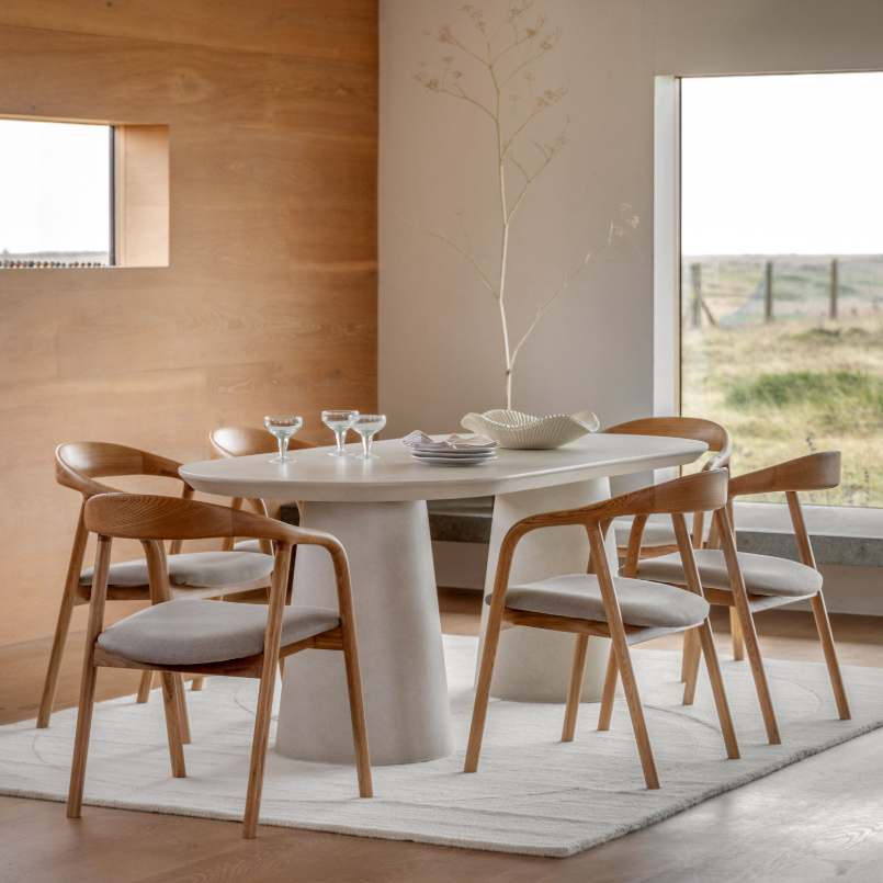 Pedra Oval Dining Table