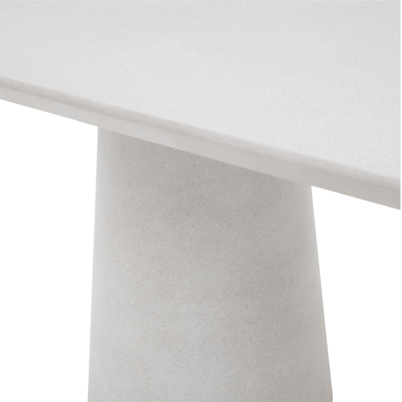Pedra Oval Dining Table