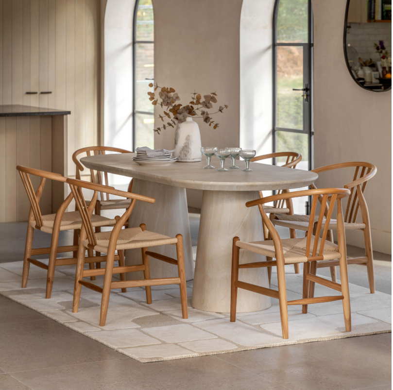 Pedra Oval Dining Table