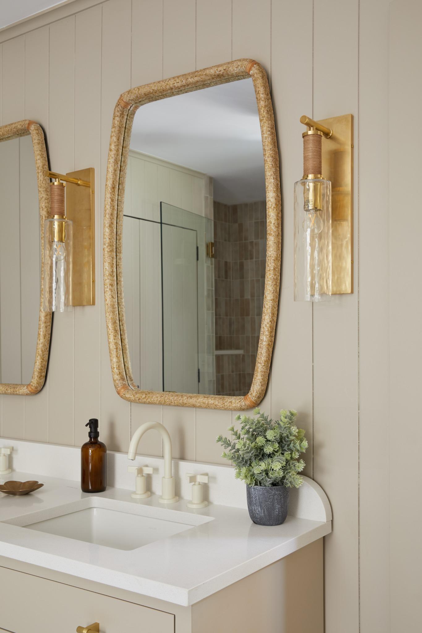 Eastchester Wall Light – Aged Brass with Clear Glass Shade